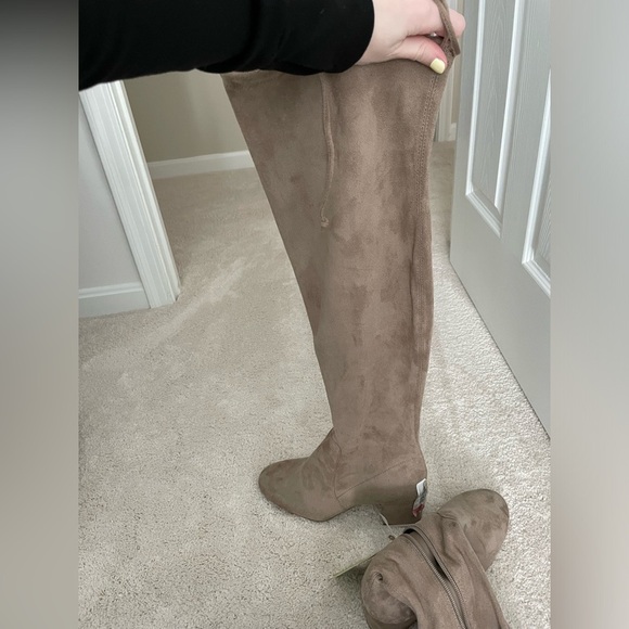 NWT Suede Boots Size 7.5 - Picture 1 of 5